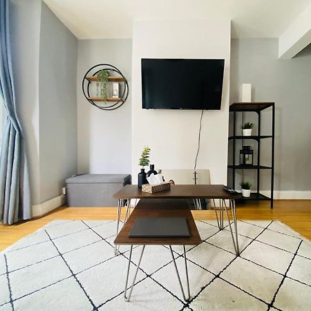 Medway Getaway - 3 Bed Home With Luxury Bathroom تشاتام المظهر الخارجي الصورة