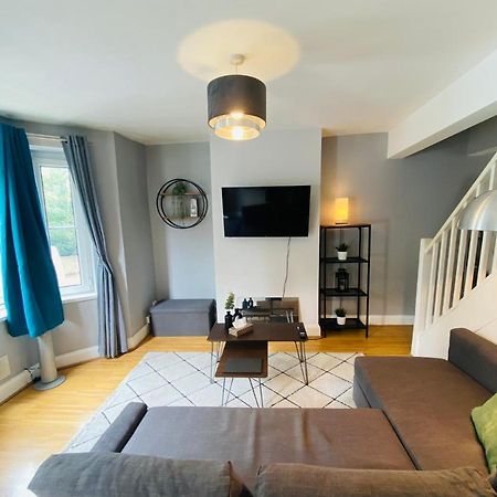 Medway Getaway - 3 Bed Home With Luxury Bathroom تشاتام المظهر الخارجي الصورة