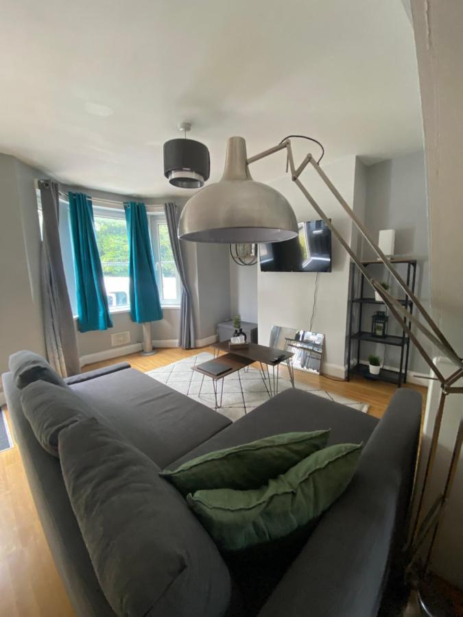 Medway Getaway - 3 Bed Home With Luxury Bathroom تشاتام المظهر الخارجي الصورة