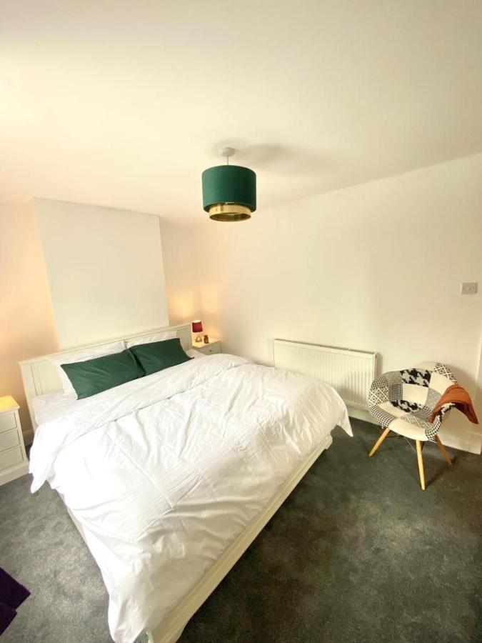 Medway Getaway - 3 Bed Home With Luxury Bathroom تشاتام المظهر الخارجي الصورة