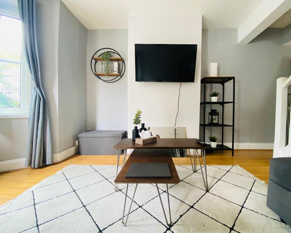 Medway Getaway - 3 Bed Home With Luxury Bathroom تشاتام المظهر الخارجي الصورة