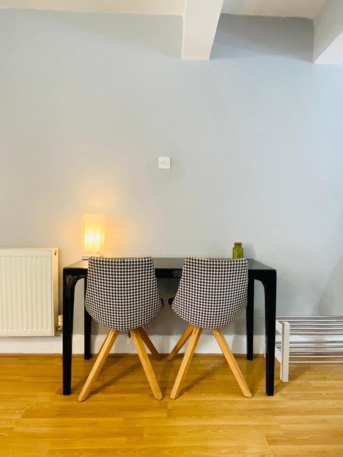 Medway Getaway - 3 Bed Home With Luxury Bathroom تشاتام المظهر الخارجي الصورة