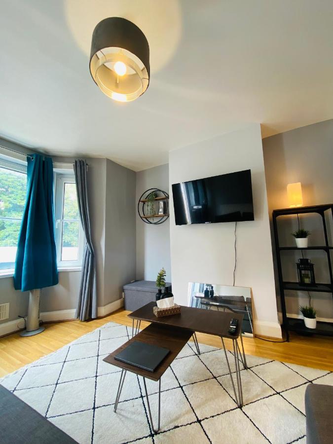 Medway Getaway - 3 Bed Home With Luxury Bathroom تشاتام المظهر الخارجي الصورة