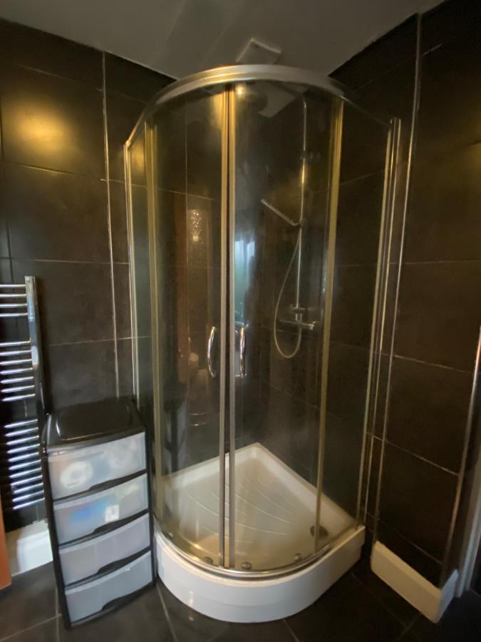 Medway Getaway - 3 Bed Home With Luxury Bathroom تشاتام المظهر الخارجي الصورة