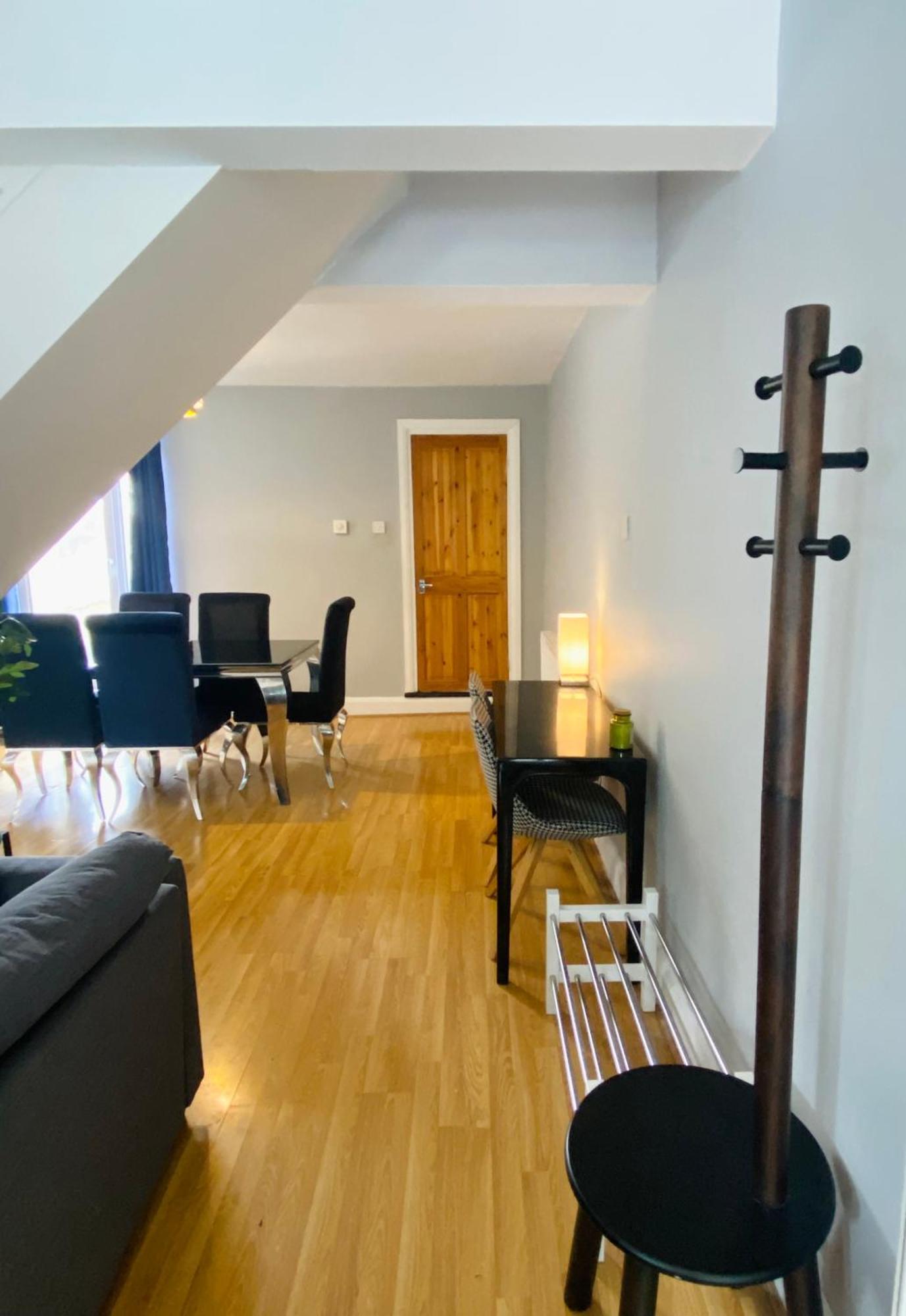 Medway Getaway - 3 Bed Home With Luxury Bathroom تشاتام المظهر الخارجي الصورة